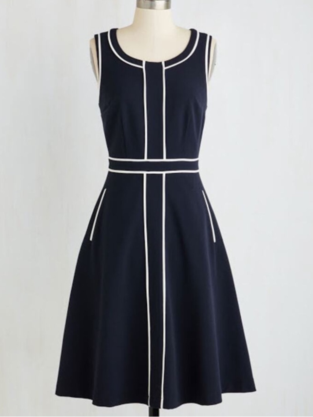 ModCloth Mad Men Roving Reporter Navy Dress with Pockets and White Piping sz S